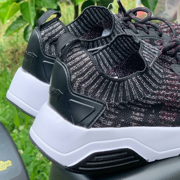 Men's Lightweight Sneakers Gradient Casual Shoes - Picture 11 of 12